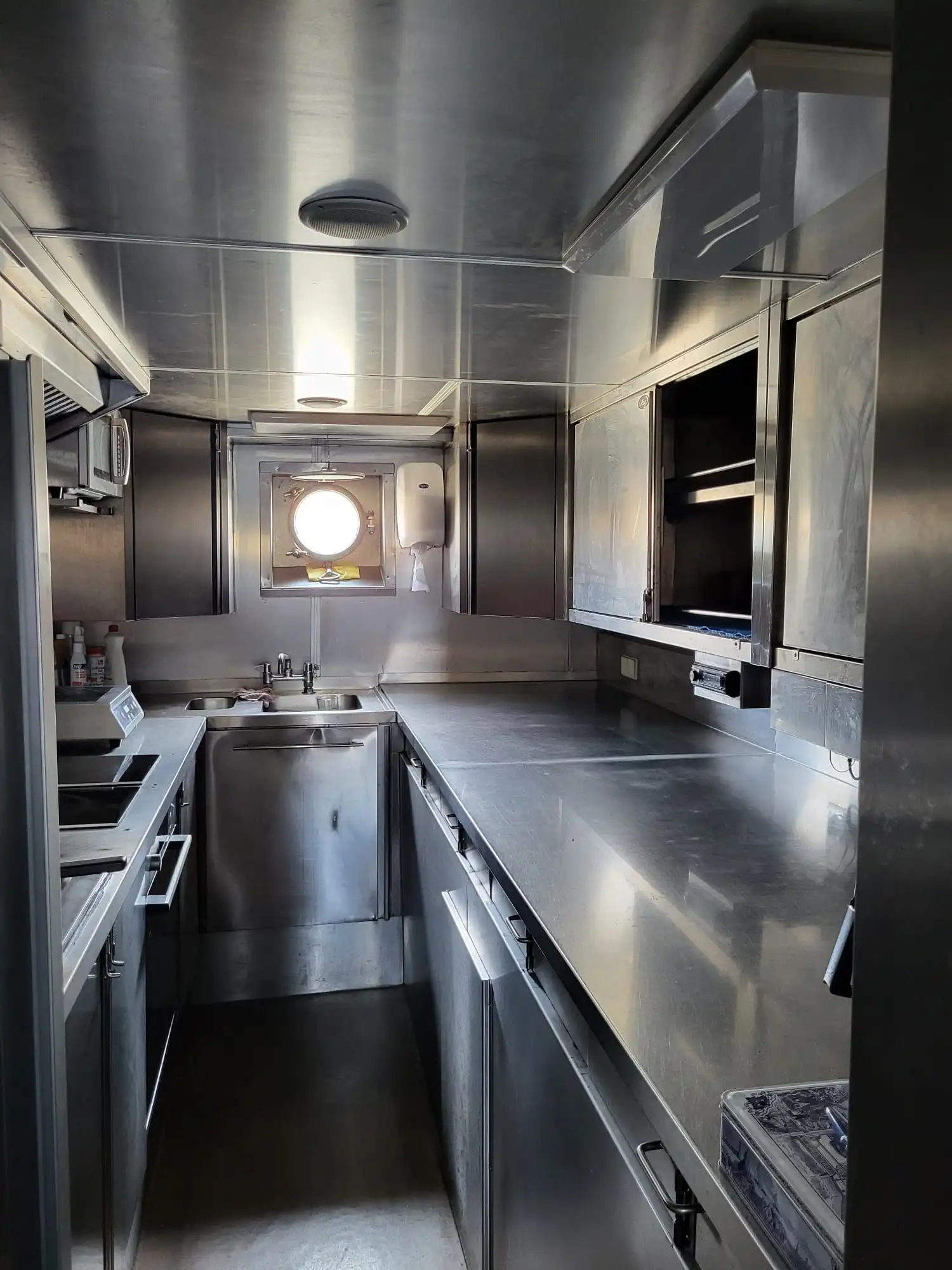 kitchen at the navicula star